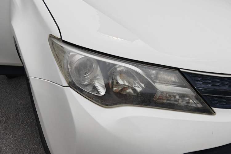 Used Toyota RAV4 2013 2.0L CVT Two-Wheel Drive Urban Edition Right Front Headlight