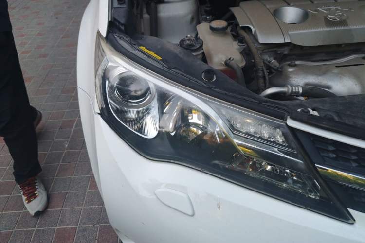 Used Toyota RAV4 2013 2.5L Automatic 4x4 Elite Edition Right Front Headlight