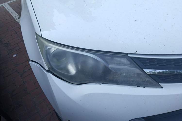 Used Toyota RAV4 2013 2.0L CVT Two-Wheel Drive Urban Edition Right Front Headlight