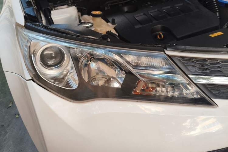 Used Toyota RAV4 2013 2.0L CVT Two-Wheel Drive Urban Edition Right Front Headlight