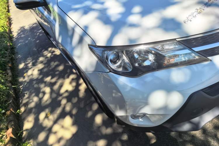 Used Toyota RAV4 2013 2.0L CVT Four-Wheel Drive New Edition Right Front Headlight