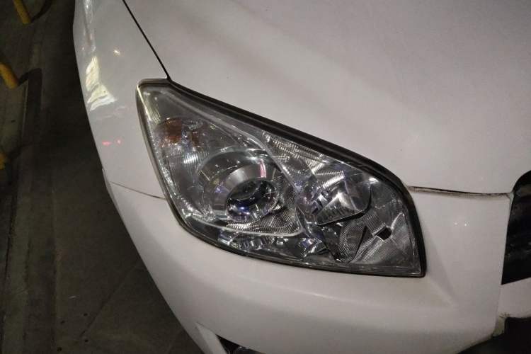 Used Toyota RAV4 2013 Special Edition 2.0L Manual Classic Right Front Headlight