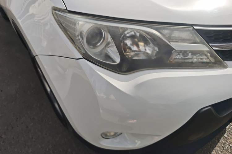 Used Toyota RAV4 2013 2.0L CVT Two-Wheel Drive Urban Edition Right Front Headlight
