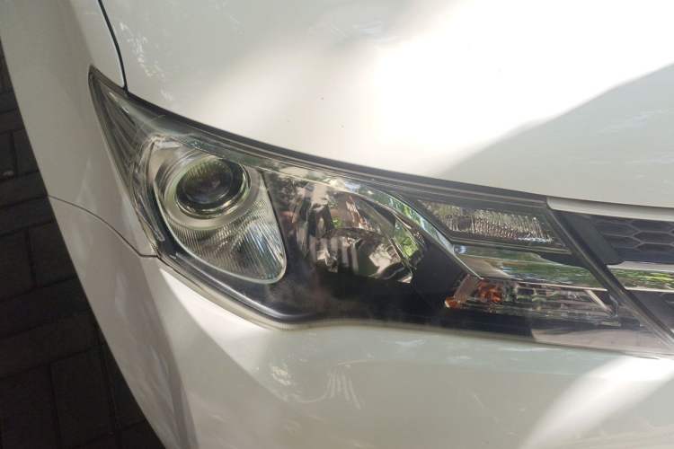 Used Toyota RAV4 2013 2.0L Manual Two-Wheel Drive Urban Edition Right Front Headlight