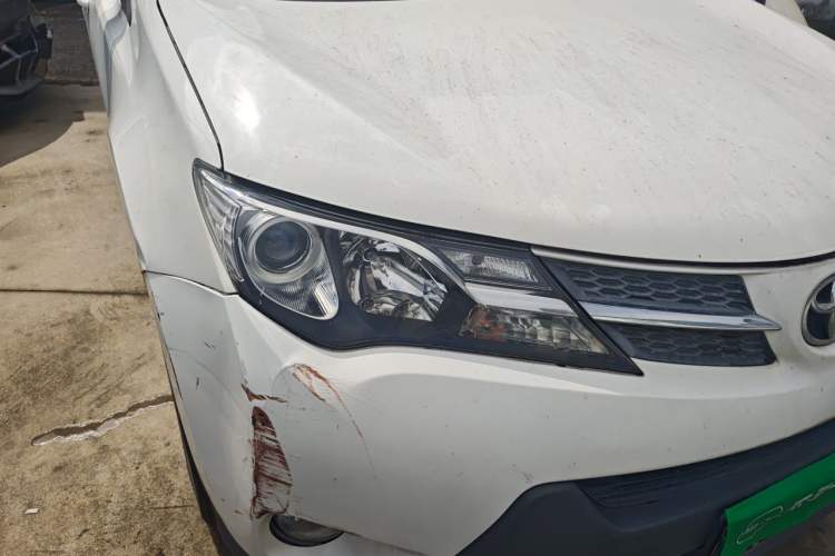 Used Toyota RAV4 2013 2.0L CVT Two-Wheel Drive Urban Edition Right Front Headlight