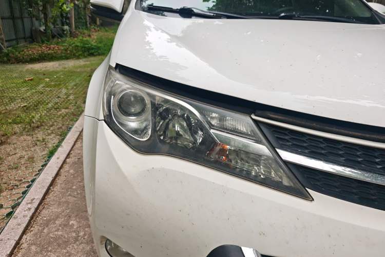 Used Toyota RAV4 2013 2.0L CVT Two-Wheel Drive Urban Edition Right Front Headlight
