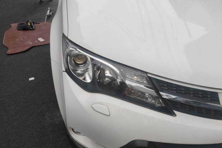 Used Toyota RAV4 2013 2.5L Automatic 4x4 Prestige Edition Right Front Headlight