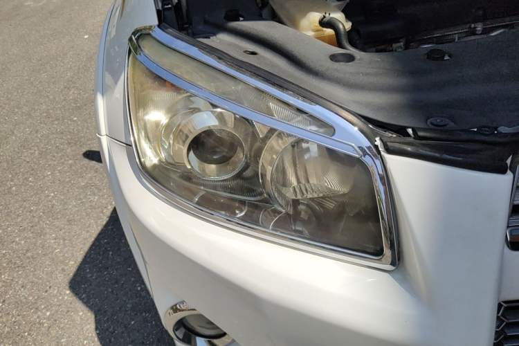Used Toyota RAV4 2013 Special Edition 2.0L Automatic Classic Right Front Headlight