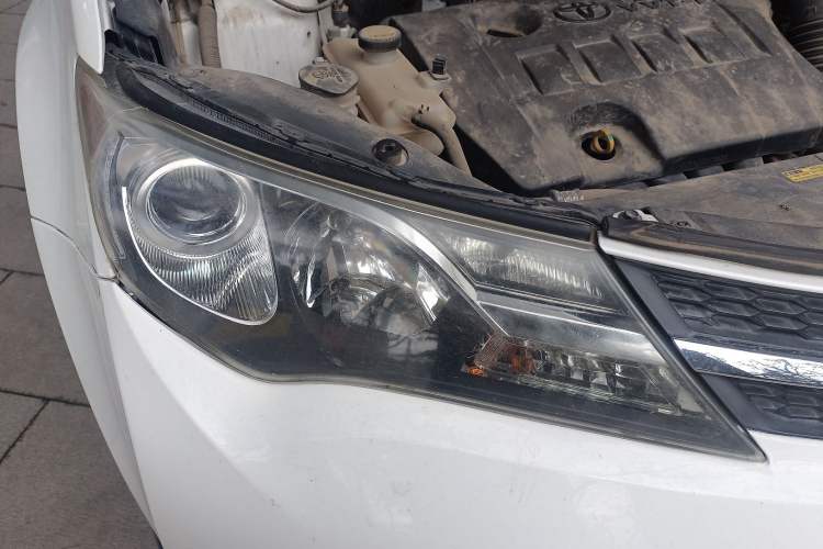 Used Toyota RAV4 2013 2.0L CVT Four-Wheel Drive New Edition Right Front Headlight