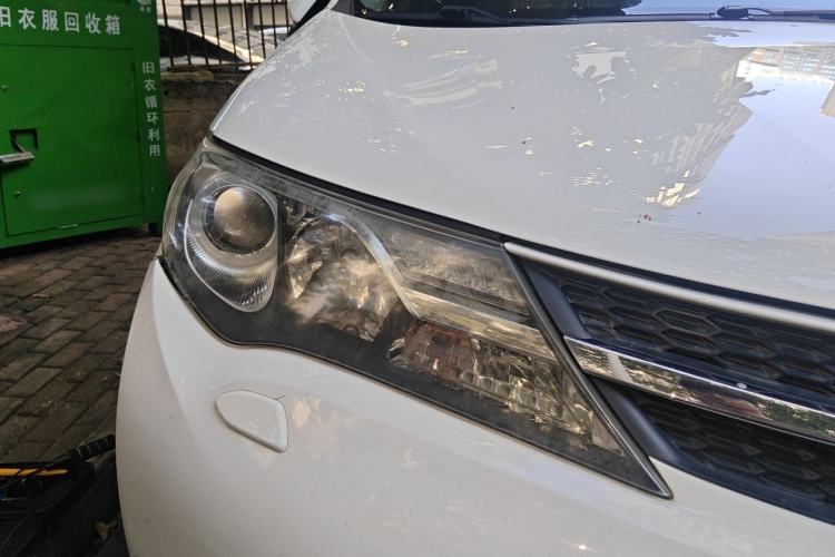Used Toyota RAV4 2013 2.5L Automatic 4x4 Luxury Edition Right Front Headlight