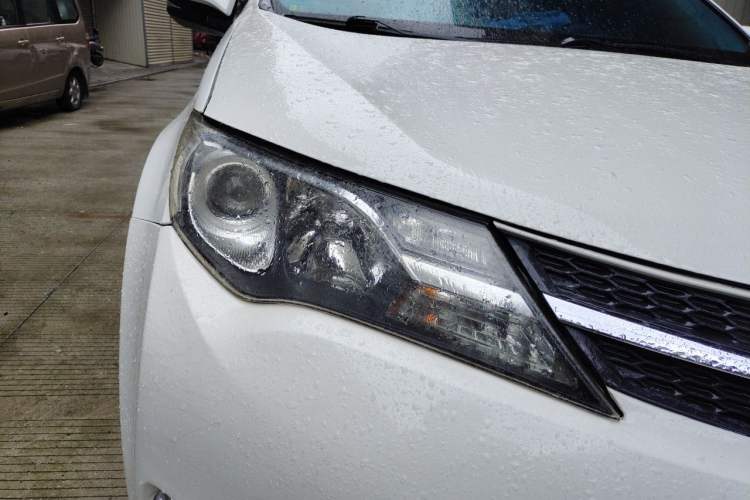 Used Toyota RAV4 2013 2.0L CVT Two-Wheel Drive Urban Edition Right Front Headlight