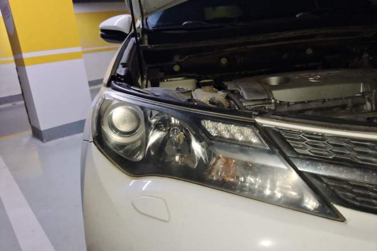 Used Toyota RAV4 2013 2.5L Automatic 4x4 Elite Edition Right Front Headlight
