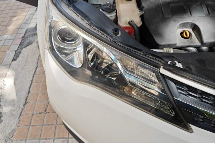Used Toyota RAV4 2013 2.0L CVT Four-Wheel Drive New Edition Right Front Headlight