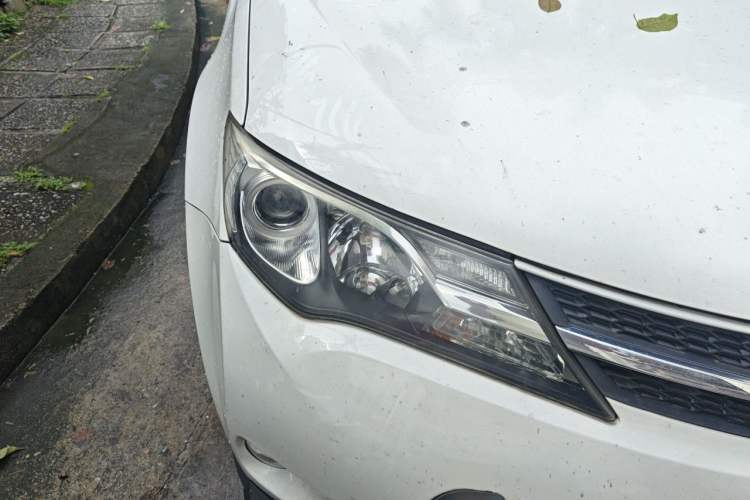 Used Toyota RAV4 2013 2.0L CVT Two-Wheel Drive Urban Edition Right Front Headlight