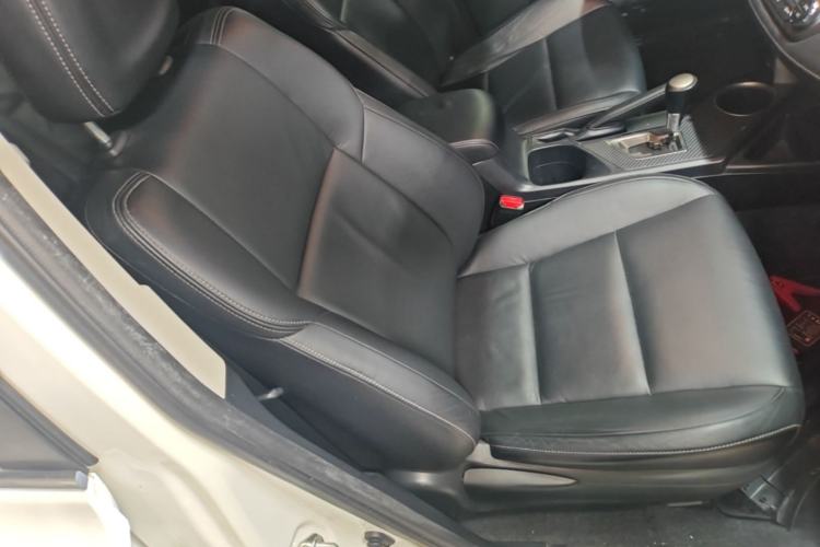 Used Toyota RAV4 2013 2.5L Automatic 4x4 Elite Edition Right Front Seat