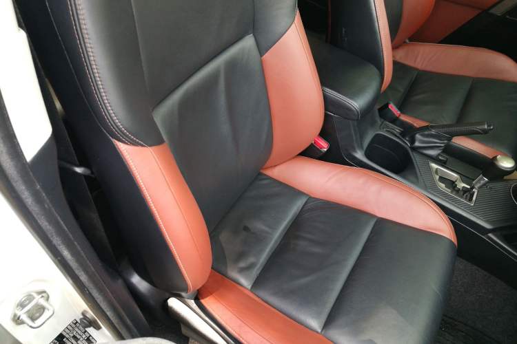 Used Toyota RAV4 2013 2.5L Automatic 4x4 Elite Edition Right Front Seat