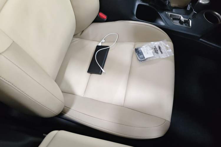 Used Toyota RAV4 2013 2.0L CVT Four-Wheel Drive New Edition Right Front Seat