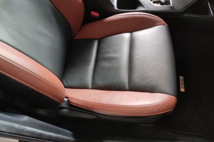 Used Toyota RAV4 2013 2.5L Automatic 4x4 Elite Edition Right Front Seat
