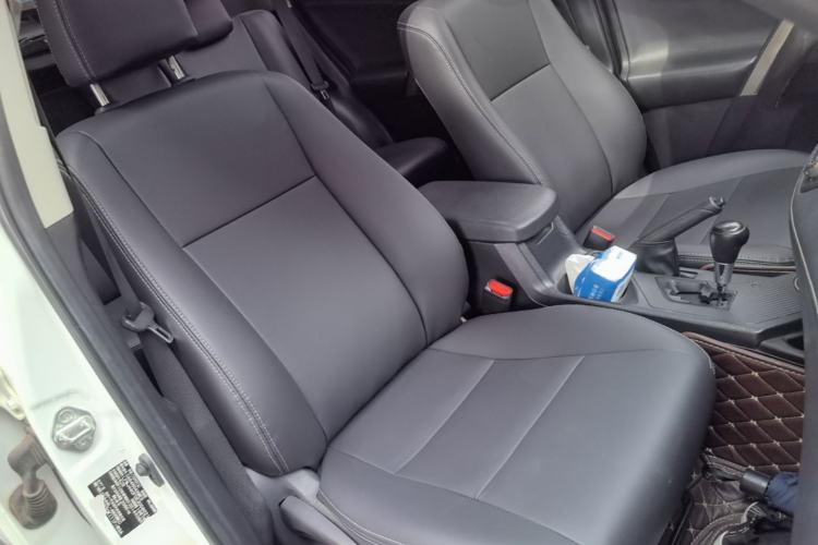 Used Toyota RAV4 2013 2.0L CVT Four-Wheel Drive Fashion Edition Right Front Seat