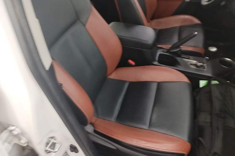 Used Toyota RAV4 2013 2.5L Automatic 4x4 Luxury Edition Right Front Seat