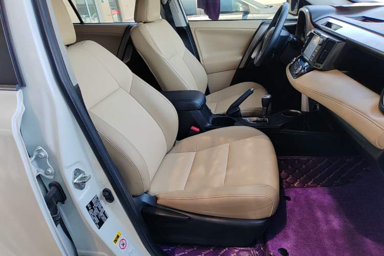 Used Toyota RAV4 2013 2.0L CVT Four-Wheel Drive New Edition Right Front Seat