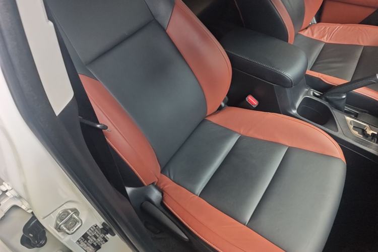 Used Toyota RAV4 2013 2.5L Automatic 4x4 Elite Edition Right Front Seat