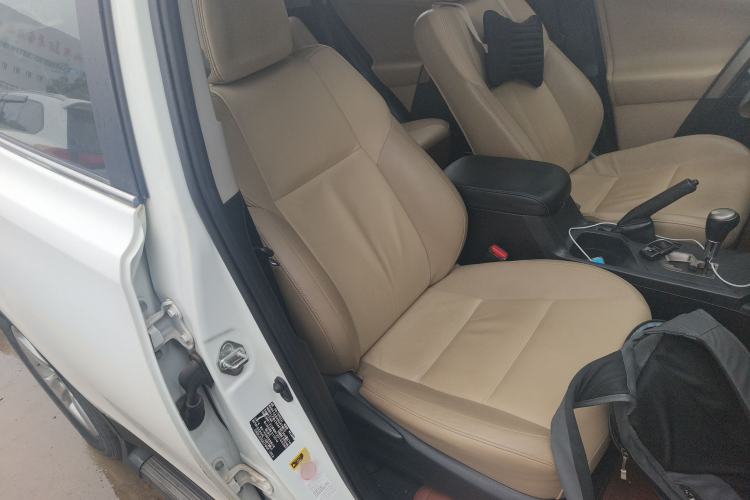 Used Toyota RAV4 2013 2.5L Automatic 4x4 Elite Edition Right Front Seat