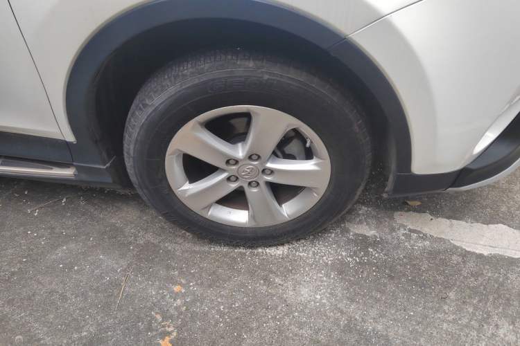 Used Toyota RAV4 2013 2.0L CVT Four-Wheel Drive New Edition Right Front Wheel Hub