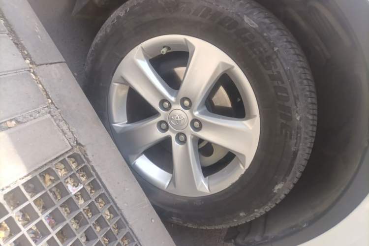 Used Toyota RAV4 2013 2.0L CVT Four-Wheel Drive Fashion Edition Right Front Wheel Hub