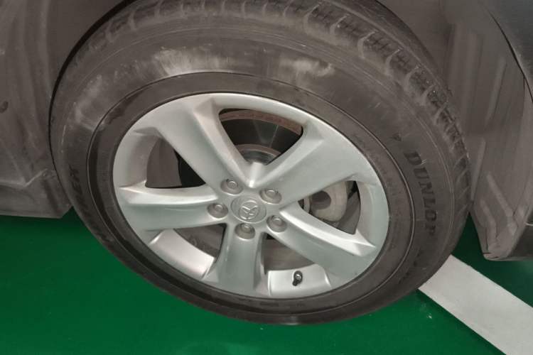 Used Toyota RAV4 2013 2.0L CVT Two-Wheel Drive Urban Edition Right Front Wheel Hub