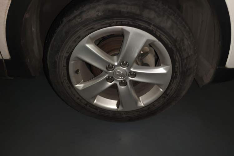 Used Toyota RAV4 2013 2.0L CVT Two-Wheel Drive Urban Edition Right Front Wheel Hub