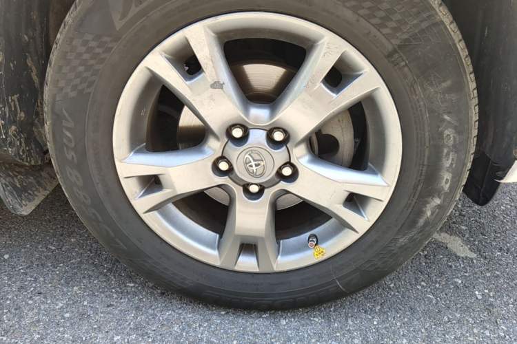 Used Toyota RAV4 2013 Special Edition 2.0L Automatic Classic Right Front Wheel Hub