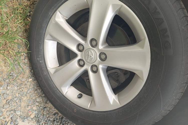 Used Toyota RAV4 2013 2.0L CVT Four-Wheel Drive Fashion Edition Right Front Wheel Hub