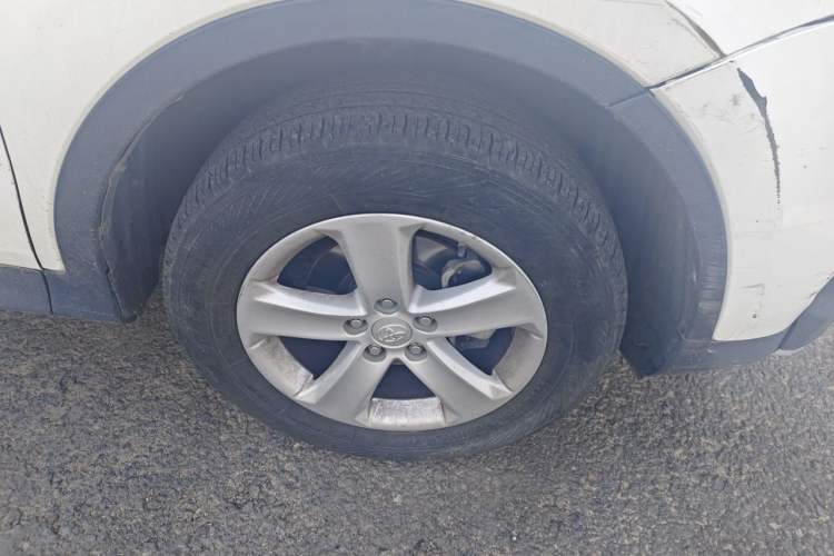 Used Toyota RAV4 2013 2.0L CVT Four-Wheel Drive New Edition Right Front Wheel Hub