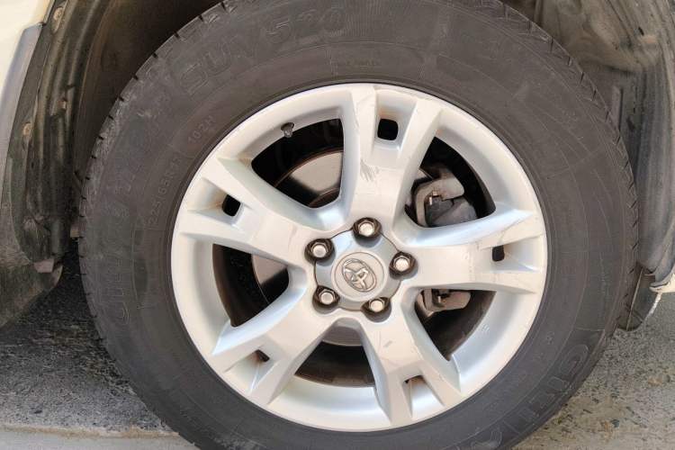 Used Toyota RAV4 2013 Special Edition 2.0L Automatic Elite Right Front Wheel Hub