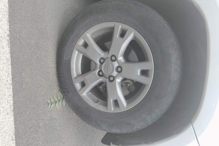 Used Toyota RAV4 2013 Special Edition 2.0L Automatic Elite Right Front Wheel Hub