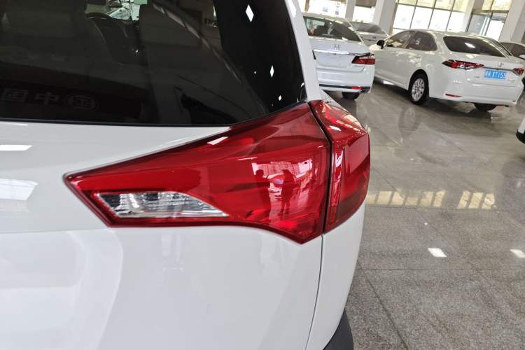 Used Toyota RAV4 2013 2.0L CVT Four-Wheel Drive New Edition Right Rear Taillight