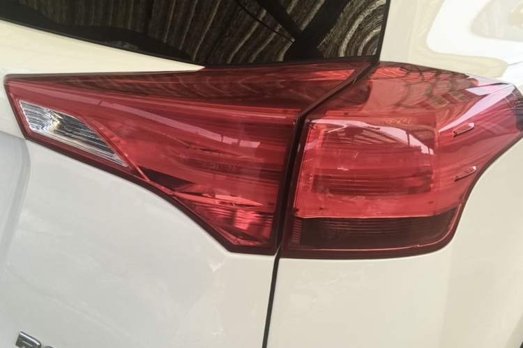 Used Toyota RAV4 2013 2.0L CVT Four-Wheel Drive New Edition Right Rear Taillight