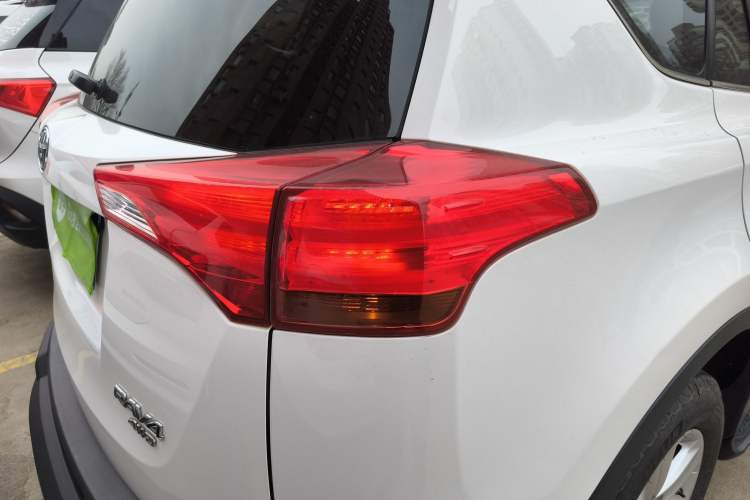 Used Toyota RAV4 2013 2.5L Automatic 4x4 Elite Edition Right Rear Taillight