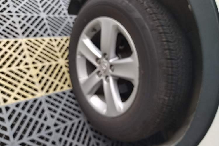 Used Toyota RAV4 2013 2.0L CVT Four-Wheel Drive New Edition Right Rear Wheel Hub