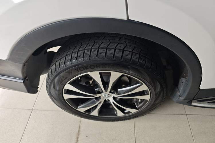 Used Toyota RAV4 2013 2.5L Automatic 4x4 Luxury Edition Right Rear Wheel Hub