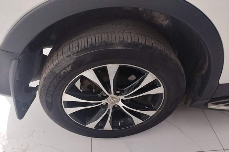 Used Toyota RAV4 2013 2.5L Automatic 4x4 Luxury Edition Right Rear Wheel Hub