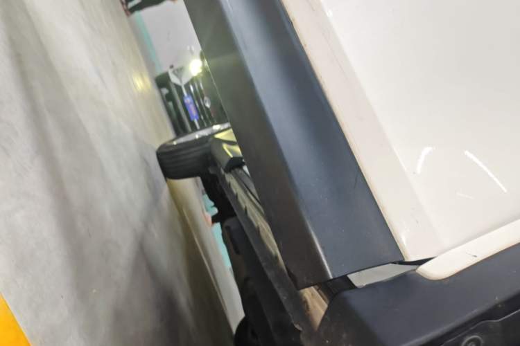 Used Toyota RAV4 2013 2.5L Automatic 4x4 Elite Edition Right Side Sill