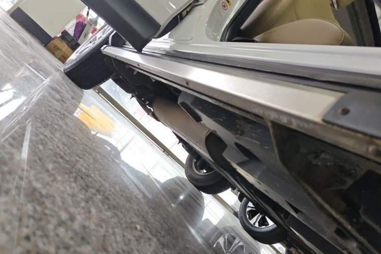Used Toyota RAV4 2013 2.0L CVT Four-Wheel Drive New Edition Right Side Sill