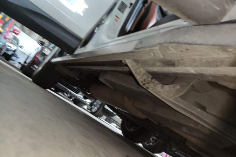 Used Toyota RAV4 2013 2.5L Automatic 4x4 Elite Edition Right Side Sill