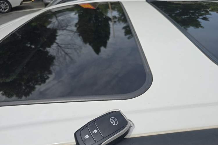 Used Toyota RAV4 2013 2.5L Automatic 4x4 Elite Edition Roof