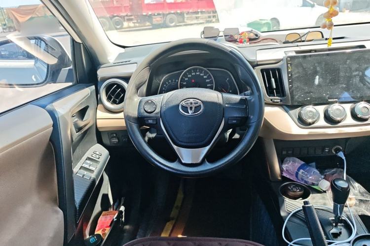 Used Toyota RAV4 2013 2.0L CVT Two-Wheel Drive Urban Edition Steering Wheel
