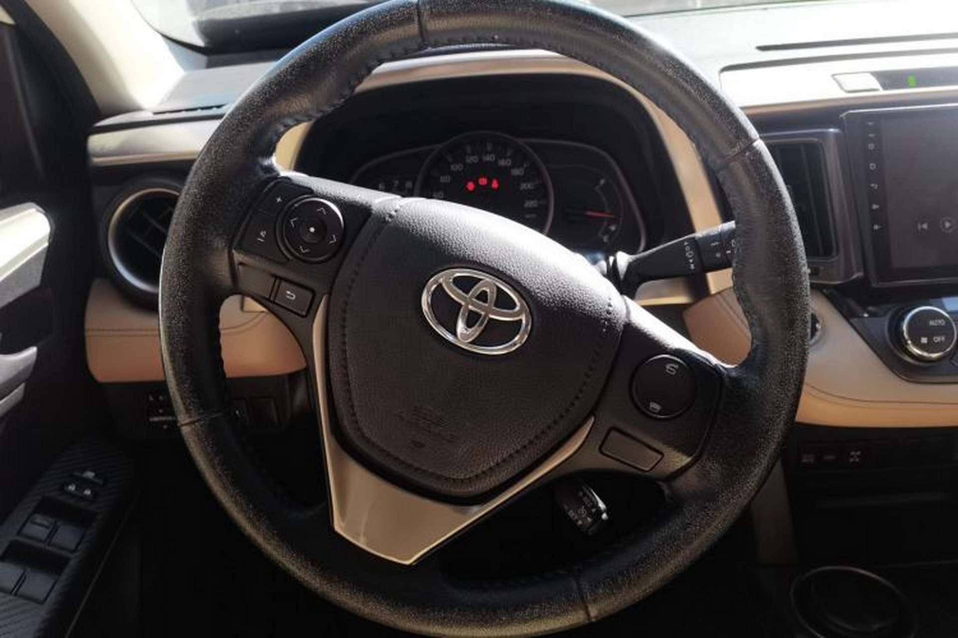 Used Toyota RAV4 2013 2.5L Automatic 4x4 Elite Edition Steering Wheel