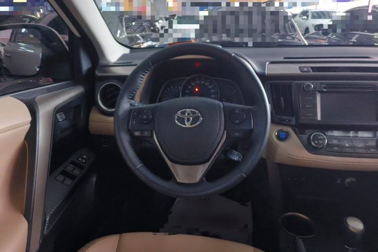 Used Toyota RAV4 2013 2.5L Automatic 4x4 Elite Edition Steering Wheel