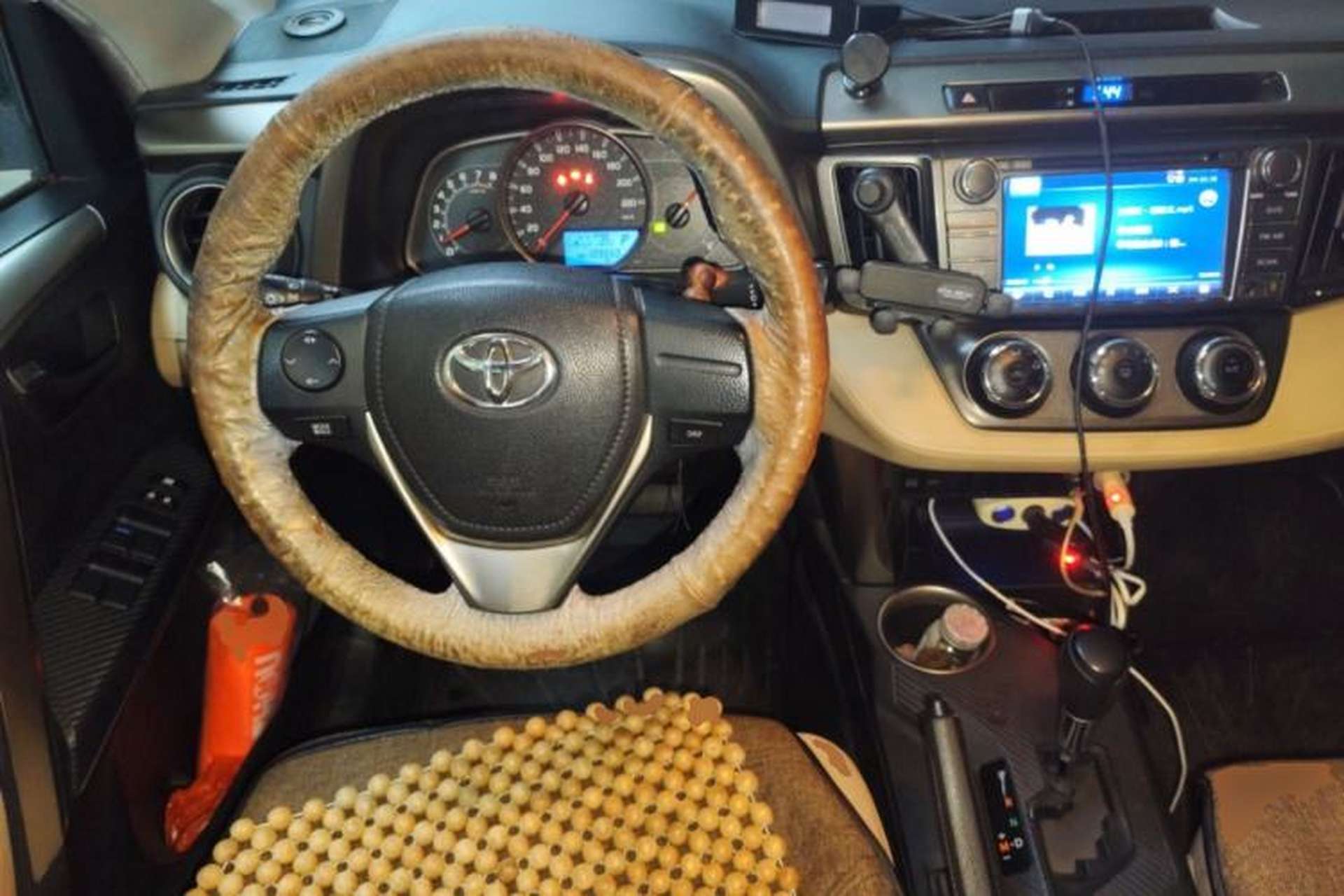 Used Toyota RAV4 2013 2.0L CVT Two-Wheel Drive Urban Edition Steering Wheel